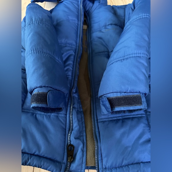 NWOT Calvin Klein Large puffer jacket with pockets and removable hood - Picture 5 of 8